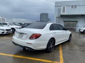 Cần bán xe Mercedes-Benz E300 AMG sản xuất năm 2019, màu trắng