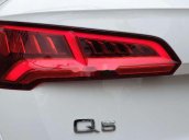 Bán xe Audi Q5 sản xuất năm 2017, màu trắng, nhập khẩu nguyên chiếc còn mới 