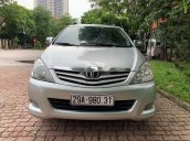 Bán ô tô Toyota Innova G năm sản xuất 2010, màu bạc xe gia đình 