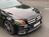 Cần bán gấp Mercedes E300 sản xuất 2018, màu đen còn mới