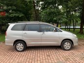 Bán ô tô Toyota Innova G năm sản xuất 2010, màu bạc xe gia đình 