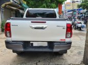 Bán xe Toyota Hilux 2019, màu trắng ít sử dụng, giá chỉ 630 triệu đồng