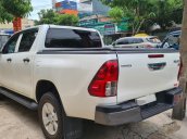 Bán xe Toyota Hilux 2019, màu trắng ít sử dụng, giá chỉ 630 triệu đồng