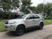 Bán ô tô Toyota Fortuner V năm sản xuất 2011, màu bạc  