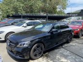 Thanh lý hàng trưng bày chiếc Mercedes-Benz C300 AMG, màu đen, giao nhanh