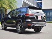 Bán ô tô Toyota Fortuner năm 2018, màu đen còn mới