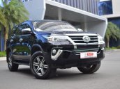 Bán ô tô Toyota Fortuner năm 2018, màu đen còn mới