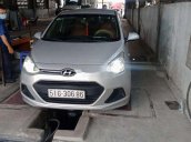 Cần bán gấp Hyundai Grand i10 đời 2017, màu bạc còn mới