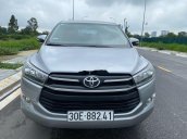 Cần bán lại xe Toyota Innova 2017, màu bạc còn mới, giá tốt