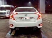 Cần bán Honda Civic sản xuất 2019, màu trắng còn mới