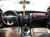 Bán Toyota Fortuner 2.4G năm 2017, màu bạc số sàn