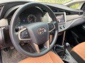 Cần bán lại xe Toyota Innova 2017, màu bạc còn mới, giá tốt