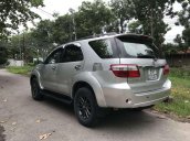 Bán ô tô Toyota Fortuner V năm sản xuất 2011, màu bạc  