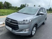 Cần bán lại xe Toyota Innova 2017, màu bạc còn mới, giá tốt