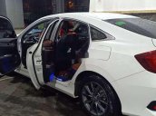 Cần bán Honda Civic sản xuất 2019, màu trắng còn mới