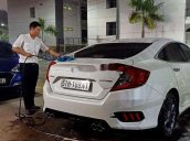 Cần bán Honda Civic sản xuất 2019, màu trắng còn mới