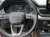 Bán xe Audi Q5 sản xuất năm 2017, màu trắng, nhập khẩu nguyên chiếc còn mới 