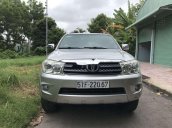 Bán ô tô Toyota Fortuner V năm sản xuất 2011, màu bạc  