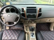 Bán ô tô Toyota Fortuner V năm sản xuất 2011, màu bạc  