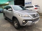 Bán Toyota Fortuner 2.4G năm 2017, màu bạc số sàn