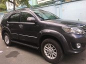 Cần bán gấp Toyota Fortuner năm 2013, màu xám, xe gia đình, giá cạnh tranh