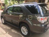 Cần bán gấp Toyota Fortuner năm 2013, màu xám, xe gia đình, giá cạnh tranh