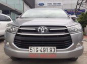 Bán ô tô Toyota Innova năm 2017, màu bạc, xe cũ giá tốt