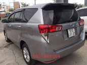 Bán ô tô Toyota Innova năm 2017, màu bạc, xe cũ giá tốt