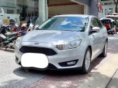 Bán ô tô Ford Focus sản xuất năm 2017, màu bạc, nhập khẩu, giá tốt