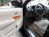 Cần bán Toyota Fortuner sản xuất 2010, màu đen còn mới