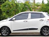 Gia đình bán Hyundai Grand i10 1.2MT sản xuất năm 2017, màu trắng