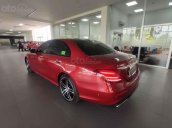 Bán ô tô Mercedes E300 năm 2019, màu đỏ