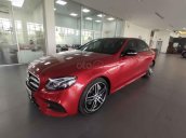 Bán ô tô Mercedes E300 năm 2019, màu đỏ