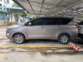 Cần bán gấp Toyota Innova đời 2018, màu bạc còn mới 