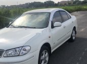 Cần bán xe Nissan Sunny đời 2002, màu trắng còn mới 