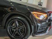 Mercedes GLC 300 AMG khuyến mãi khủng