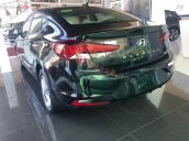 Cần bán xe Hyundai Elantra năm sản xuất 2019, màu đen, giá 607tr