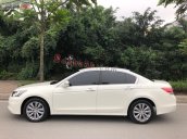 Bán xe ô tô Honda Accord sản xuất năm 2011, màu trắng còn rất mới