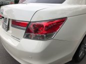 Bán xe ô tô Honda Accord sản xuất năm 2011, màu trắng còn rất mới