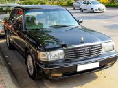 Bán Toyota Crown năm 1995, màu đen, giá tốt