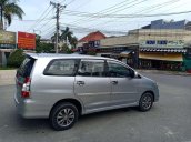 Bán Toyota Innova E năm sản xuất 2015, màu bạc số sàn, 395tr