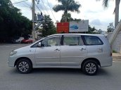 Bán Toyota Innova E năm sản xuất 2015, màu bạc số sàn, 395tr