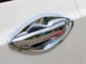 Bán ô tô Hyundai Grand i10 sản xuất năm 2017, màu trắng, giá rẻ