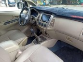 Bán Toyota Innova E năm sản xuất 2015, màu bạc số sàn, 395tr