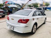 Cần bán Chevrolet Cruze LT đời 2017, màu trắng chính chủ, 375 triệu