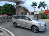 Bán Toyota Innova E năm sản xuất 2015, màu bạc số sàn, 395tr