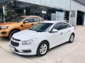 Cần bán Chevrolet Cruze LT đời 2017, màu trắng chính chủ, 375 triệu