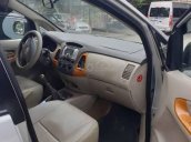 Cần bán lại xe Toyota Innova năm sản xuất 2010, màu bạc