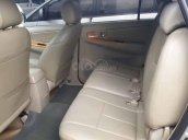 Cần bán lại xe Toyota Innova năm sản xuất 2010, màu bạc