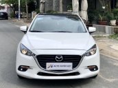 Cần bán Mazda 3 đời 2018, màu trắng, số tự động, giá 596tr